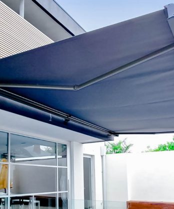 Bạt che nắng mưa